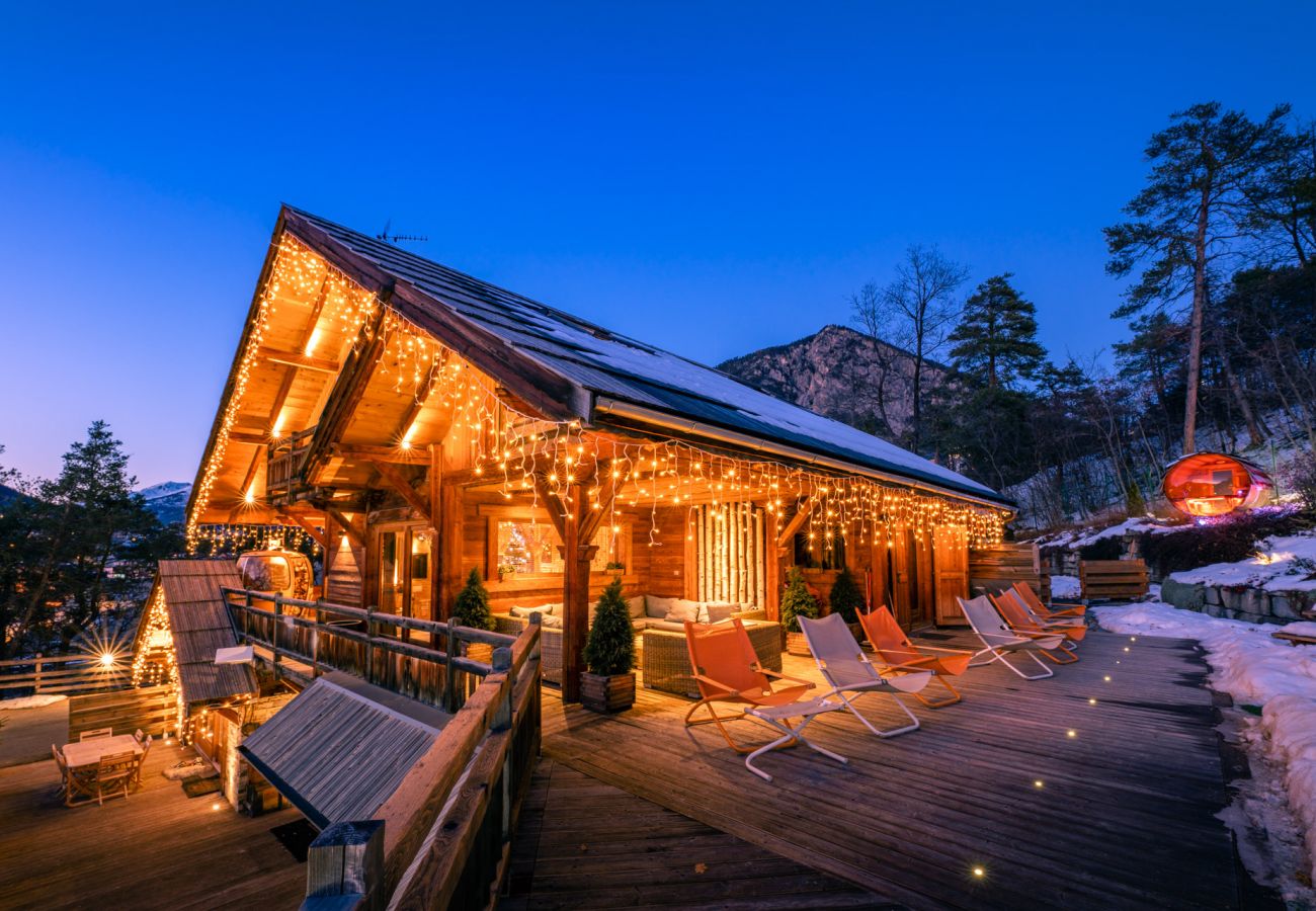 Chalet in Briançon - Chalet La Croix du Frêne