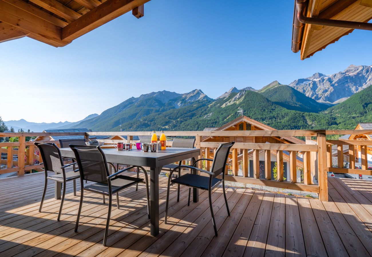 Chalet in Le Monêtier-les-Bains - Chalet Aigle