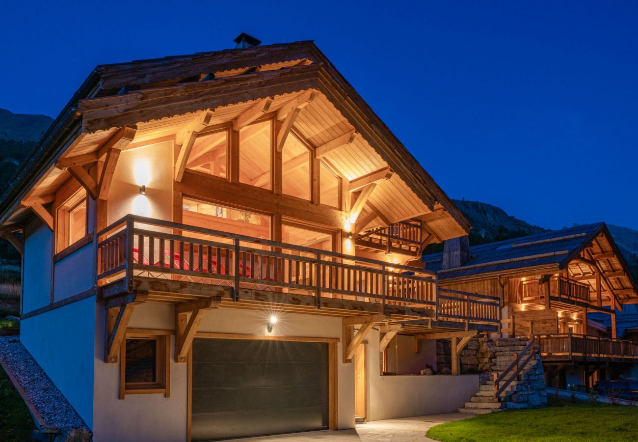 Chalet in Le Monêtier-les-Bains - Chalet Aigle