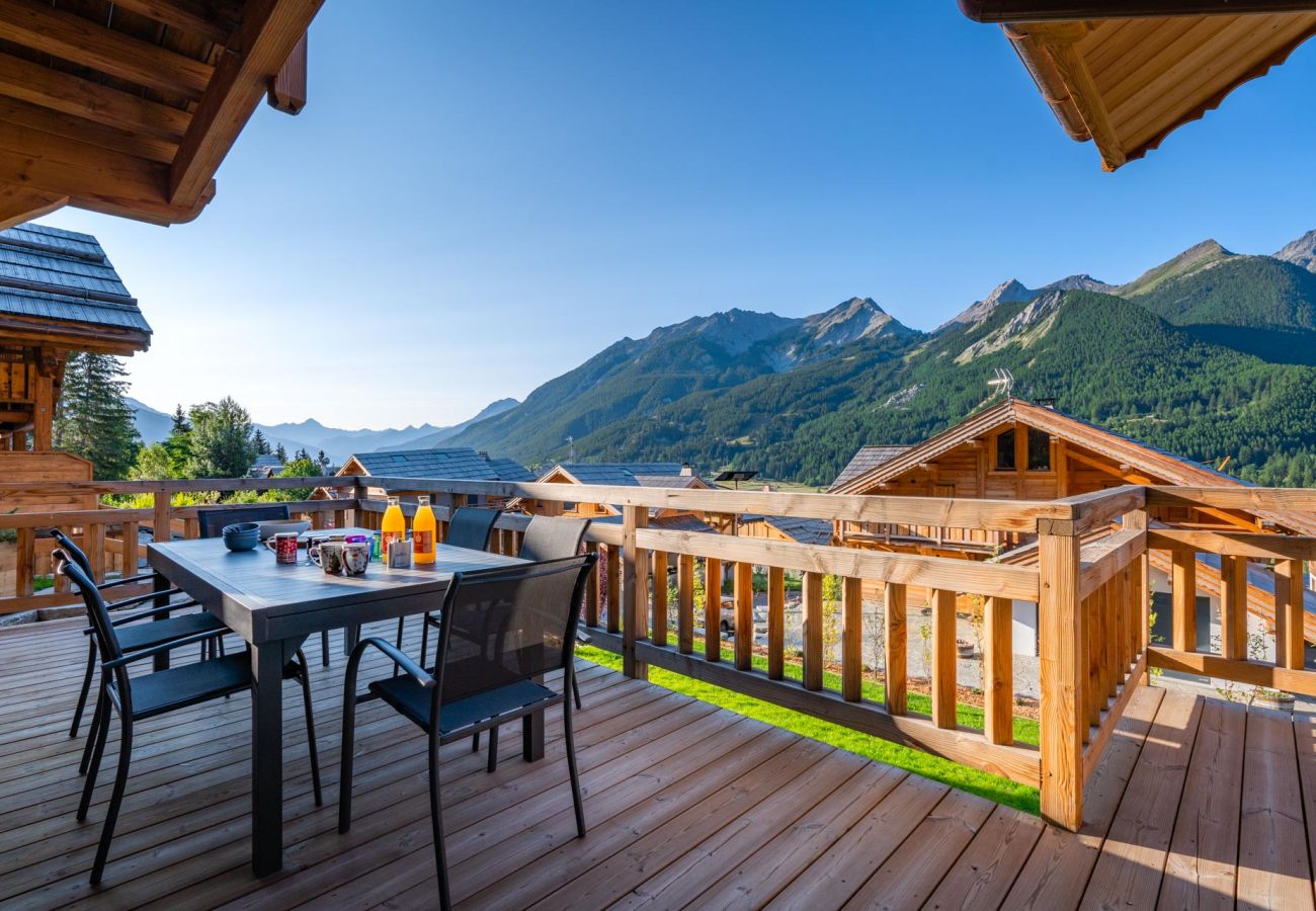 Chalet in Le Monêtier-les-Bains - Chalet Aigle