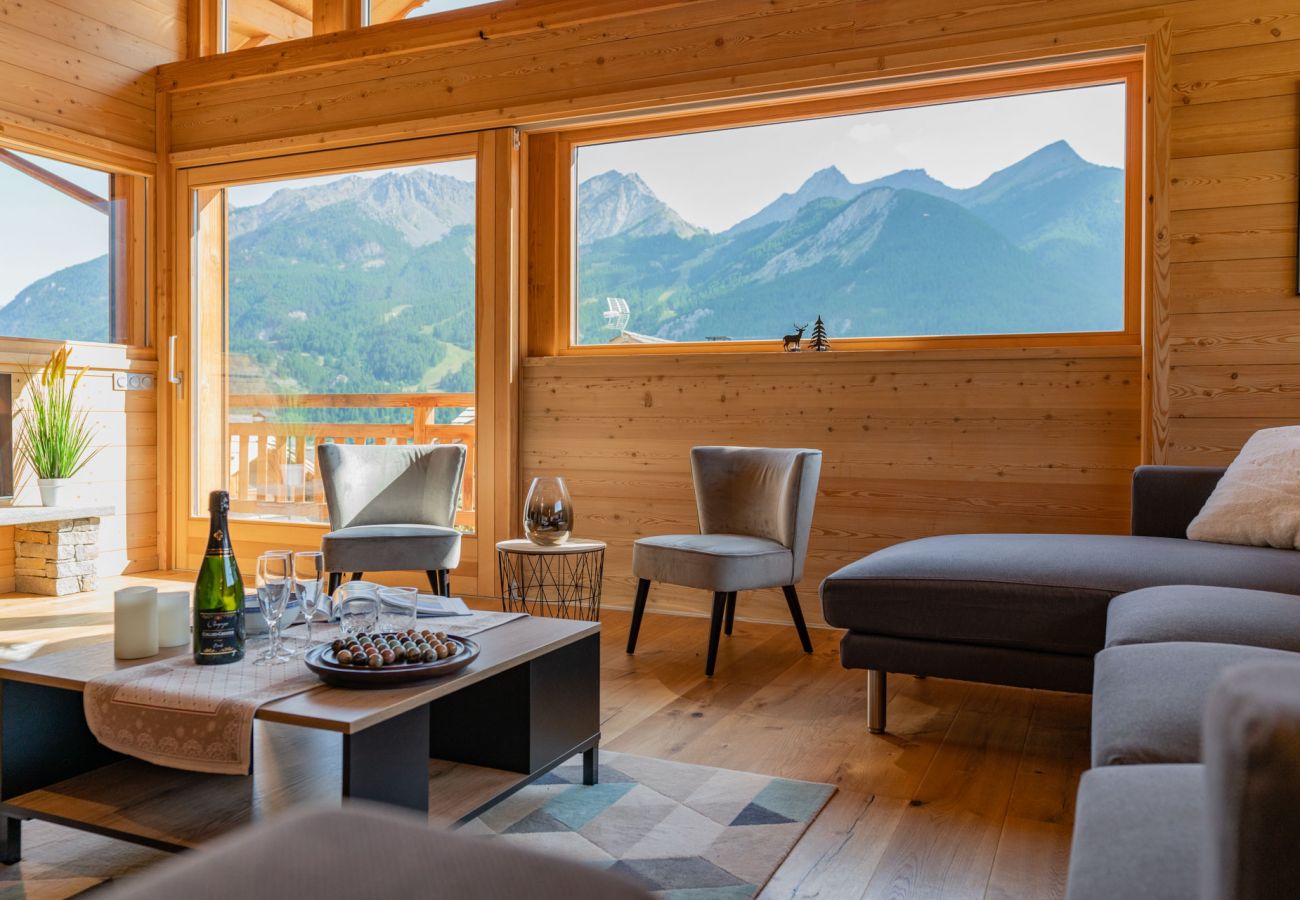 Chalet in Le Monêtier-les-Bains - Chalet Aigle