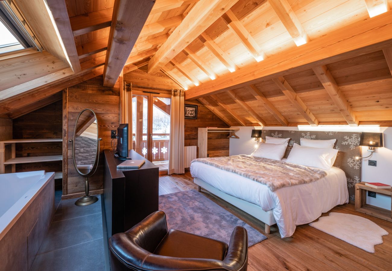 Chalet in Saint-Chaffrey - Chalet Izoard