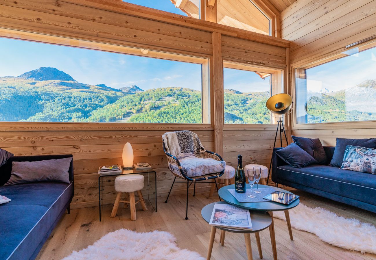 Chalet in Saint-Chaffrey - Chalet Ski Resort