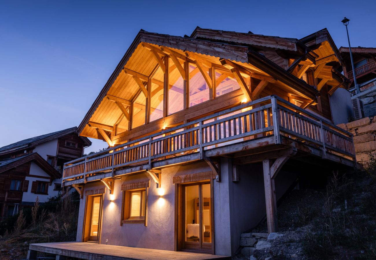 Chalet in Saint-Chaffrey - Chalet Ski Resort