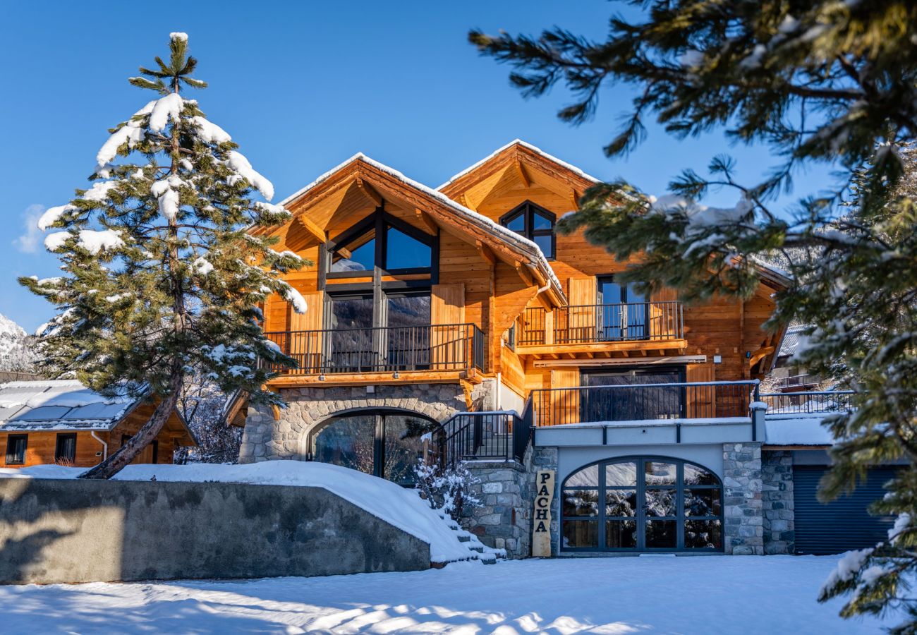 Chalet in Saint-Chaffrey - Chalet Pacha